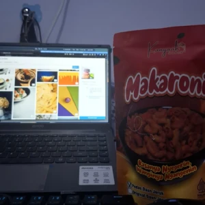 Traktir Saya Jajan Makaroni